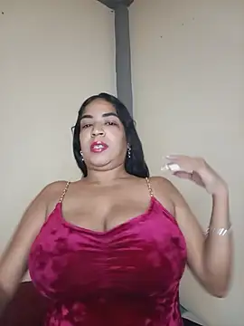 Snapshot of Carolinna chatting on 07-01-26, 12:18 Carolinna online show from 07-01-26, 12:18