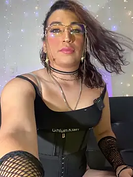 Snapshot of Naughtygirlts chatting on 05-27-26, 06:49 Naughtygirlts online show from 05-27-26, 06:49