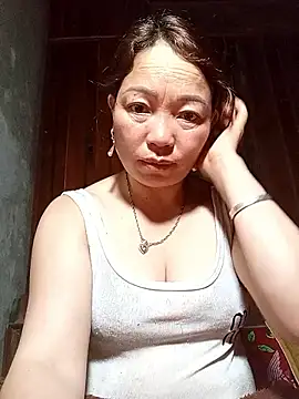 Snapshot of Yellow-pink chatting on 05-11-26, 11:02 Yellow-pink online show from 05-11-26, 11:02