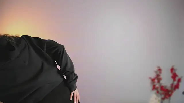 August female online show from 03-25-26, 02:01