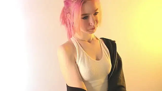 August female online show from 04-25-26, 12:30