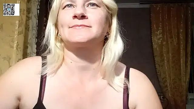 Snapshot of DiamondLady555 chatting on 06-13-26, 07:12 DiamondLady555 online show from 06-13-26, 07:12