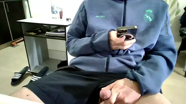 Snapshot of Morboxxxoo chatting on 04-27-26, 03:32 Morboxxxoo online show from 04-27-26, 03:32