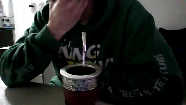 Snapshot of Morboxxxoo chatting on 04-29-26, 01:37 Morboxxxoo online show from 04-29-26, 01:37
