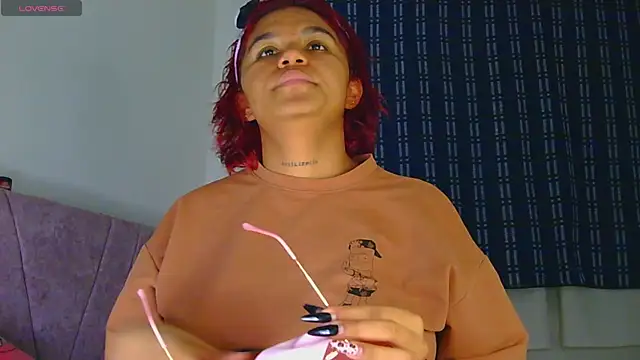 Snapshot of alessia_temptation chatting on 07-15-26, 06:51 alessia temptation online show from 07-15-26, 06:51