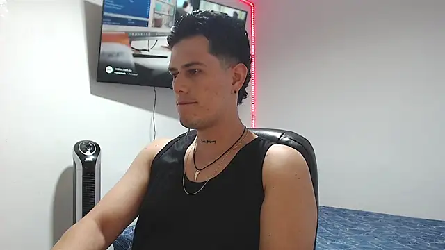 Snapshot of JUAN_CAMILOXXX chatting on 05-23-26, 04:29 JUAN CAMILOXXX online show from 05-23-26, 04:29