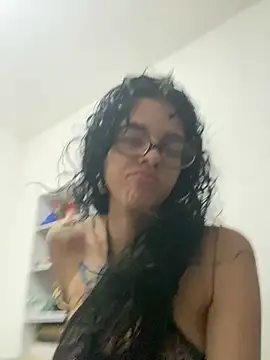 Snapshot of maxxine_jade chatting on 04-07-26, 01:39 maxxine jade online show from 04-07-26, 01:39