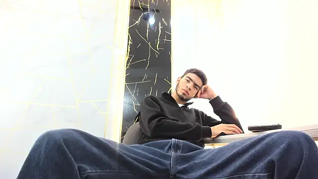 Valentin Lux online show from 03-25-26, 03:23