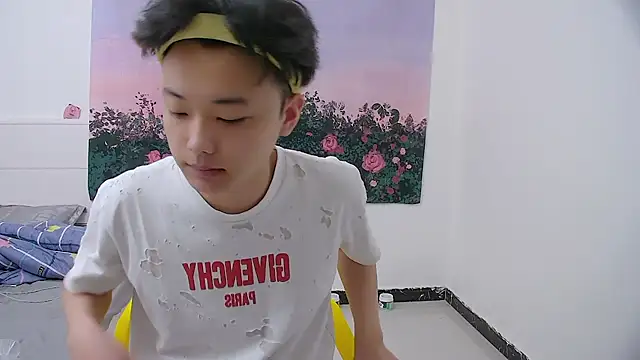 icecream-002 online show from 04-19-26, 11:42