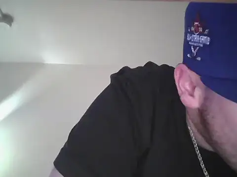 Snapshot of occasionalride1 chatting on 05-11-26, 04:40 occasionalride1 online show from 05-11-26, 04:40