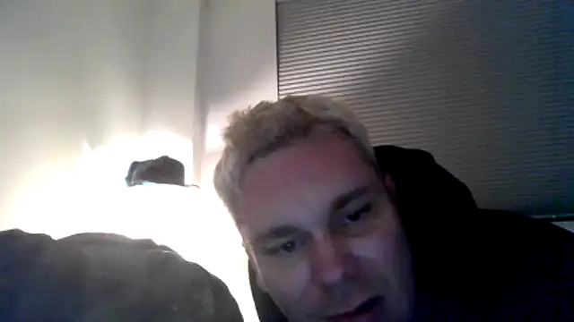 Snapshot of occasionalride1 chatting on 06-11-26, 08:34 occasionalride1 online show from 06-11-26, 08:34