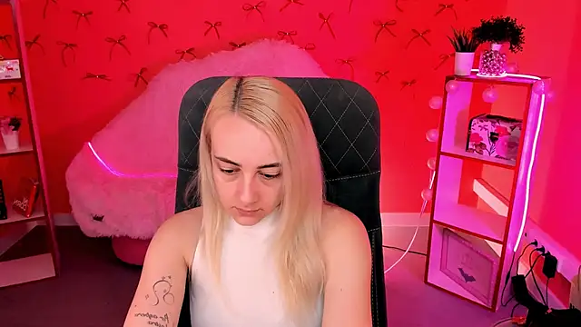 CarolMoor online show from 04-03-26, 09:07