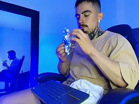 Dallas Whitee online show from 04-04-26, 07:44