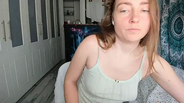 LiaSasha online show from 04-25-26, 01:36