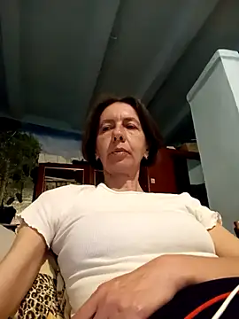 Snapshot of Tania9876 chatting on 05-05-26, 09:12 Tania9876 online show from 05-05-26, 09:12