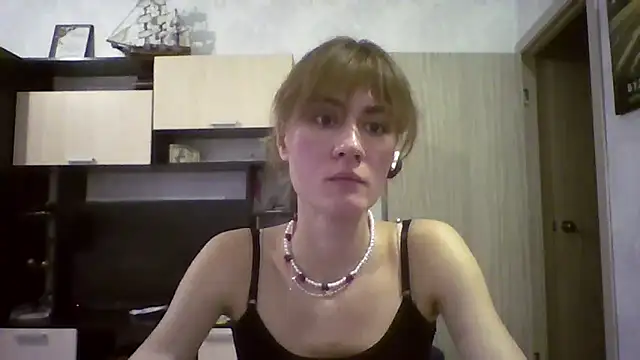 ElenoreHolguin online show from 04-07-26, 03:12