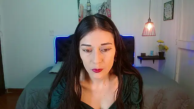 Snapshot of Mylu_xx chatting on 05-23-26, 01:37 Mylu xx online show from 05-23-26, 01:37