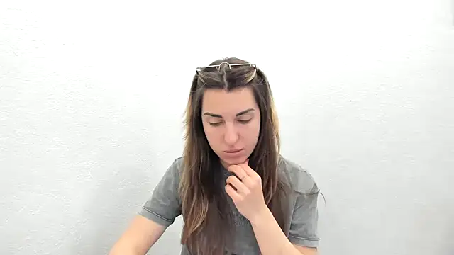 summmmersky1 online show from 03-18-26, 03:48