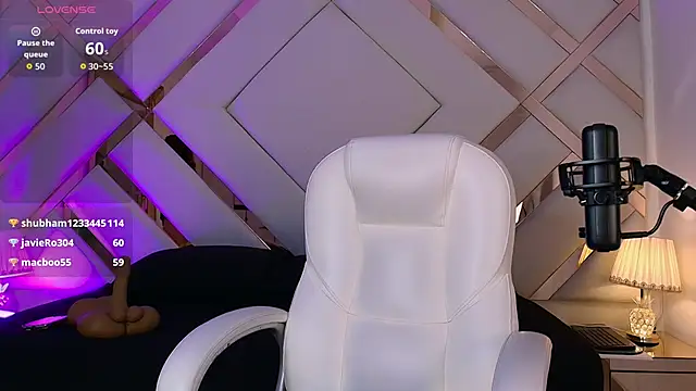 Noa butterfly  online show from 04-05-26, 11:40