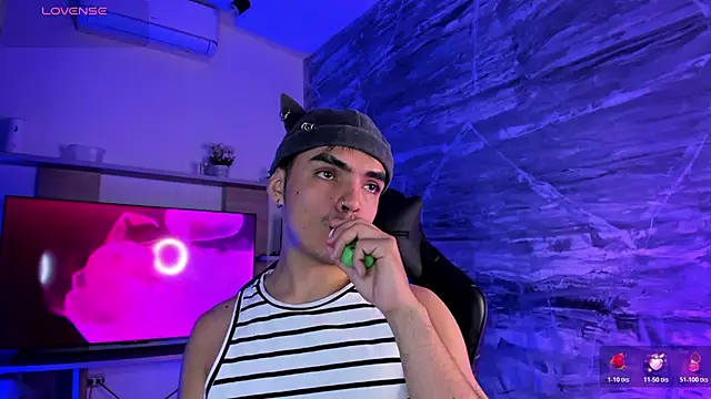 NicoKinggs  online show from 04-05-26, 01:52