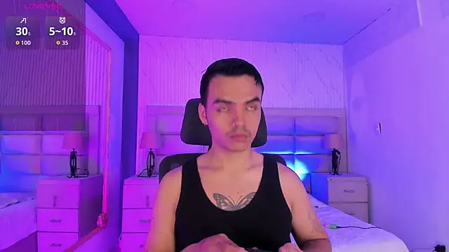 NicoKinggs  online show from 04-06-26, 01:34