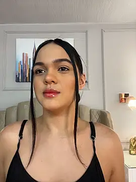 Snapshot of Bella-Ferrer chatting on 05-20-26, 06:14 Bella-Ferrer online show from 05-20-26, 06:14