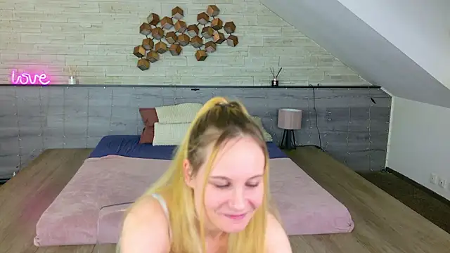 IceBlueBabe online show from 03-17-26, 08:34