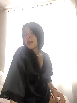 Snapshot of Camillemonroe_ chatting on 05-05-26, 12:24 Camillemonroe online show from 05-05-26, 12:24