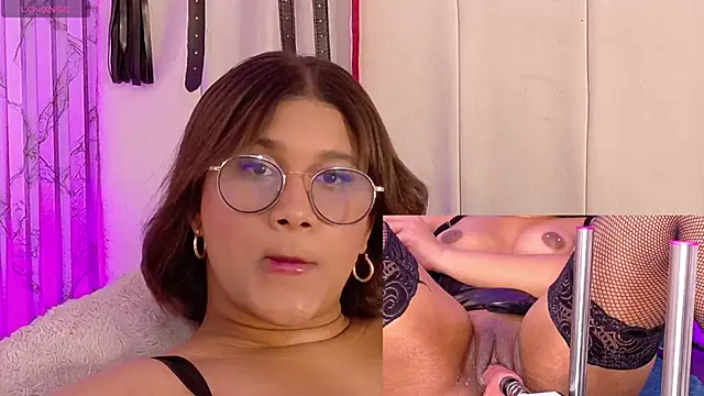 Snapshot of LorenaDuval chatting on 06-11-26, 12:32 LorenaDuval online show from 06-11-26, 12:32
