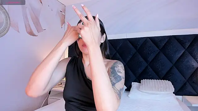 Adalyn Cute online show from 04-25-26, 11:35