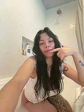 Snapshot of Queen_Chanel_XXX chatting on 06-18-26, 04:55 Queen Chanel XXX online show from 06-18-26, 04:55