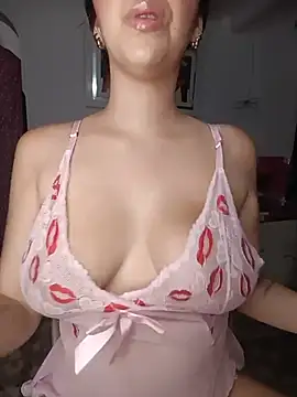 Snapshot of Kitty_Loveee chatting on 06-14-26, 10:23 Kitty Loveee online show from 06-14-26, 10:23