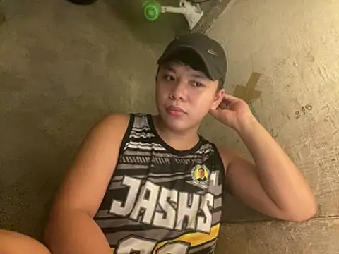 Snapshot of urasianrey chatting on 04-29-26, 04:44 urasianrey online show from 04-29-26, 04:44