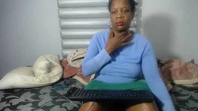 Snapshot of JoycyQueen chatting on 05-03-26, 04:57 JoycyQueen online show from 05-03-26, 04:57