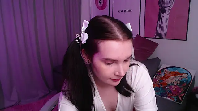 Snapshot of Kristen_Bellle chatting on 05-10-26, 01:11 Kristen Bellle online show from 05-10-26, 01:11
