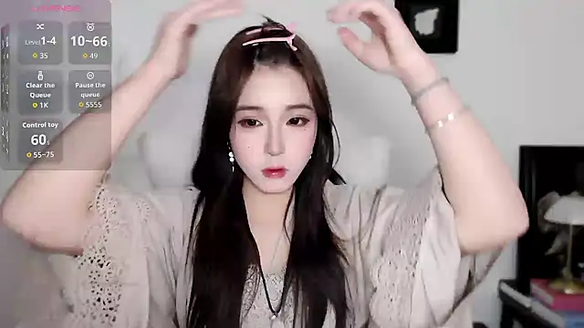 WQueen online show from 03-18-26, 06:49