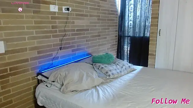 sweet-little online show from 03-28-26, 02:49