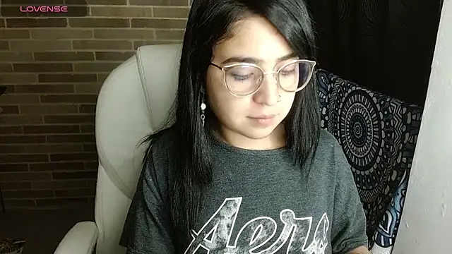 sweet-little online show from 04-09-26, 01:16