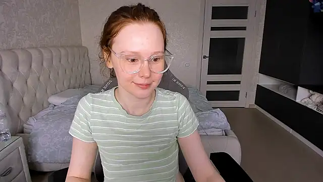 Snapshot of NikiCozy chatting on 03-29-26, 11:32 NikiCozy online show from 03-29-26, 11:32