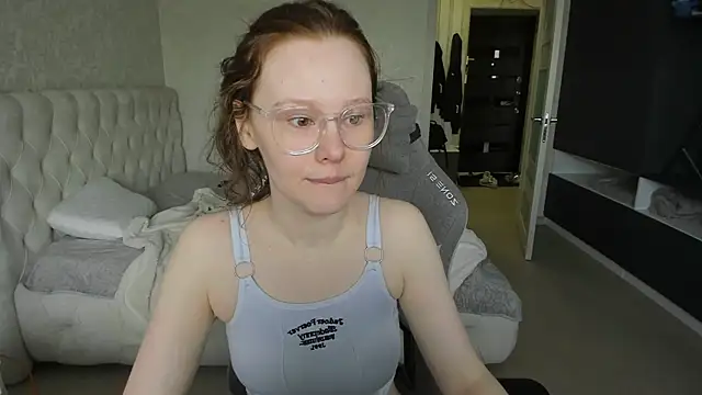 Snapshot of NikiCozy chatting on 05-02-26, 01:10 NikiCozy online show from 05-02-26, 01:10