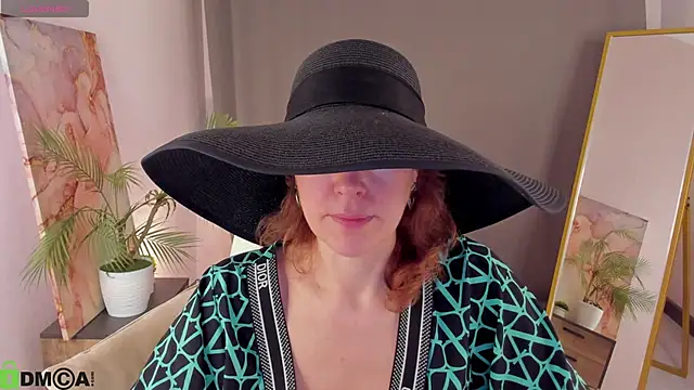 LeticiaRomano online show from 04-10-26, 03:45