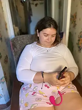 Snapshot of Nenssy555 chatting on 07-13-26, 02:42 Nenssy555 online show from 07-13-26, 02:42
