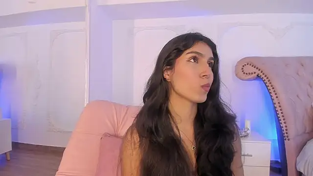 Snapshot of LucianaBlanco_ chatting on 06-25-26, 08:35 LucianaBlanco online show from 06-25-26, 08:35