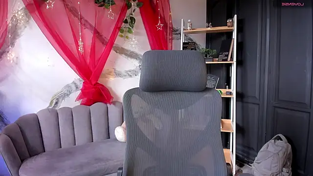 AphroditeSweett online show from 04-13-26, 08:58