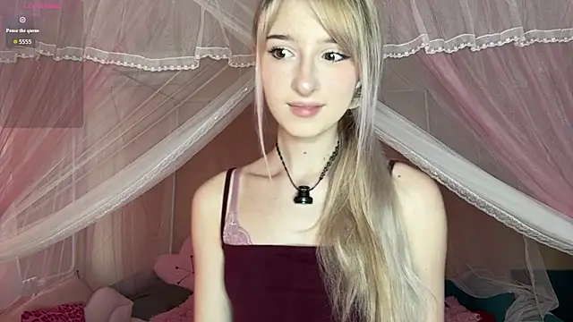 Snapshot of OnlyEva1 chatting on 06-05-26, 09:04 OnlyEva1 online show from 06-05-26, 09:04