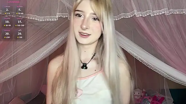 Snapshot of OnlyEva1 chatting on 06-06-26, 08:41 OnlyEva1 online show from 06-06-26, 08:41