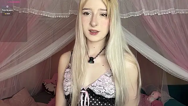 Snapshot of OnlyEva1 chatting on 06-10-26, 09:30 OnlyEva1 online show from 06-10-26, 09:30