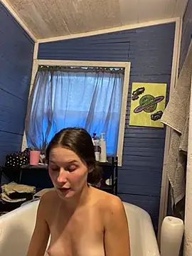 Snapshot of urfavgamergurl chatting on 06-25-26, 10:03 urfavgamergurl online show from 06-25-26, 10:03