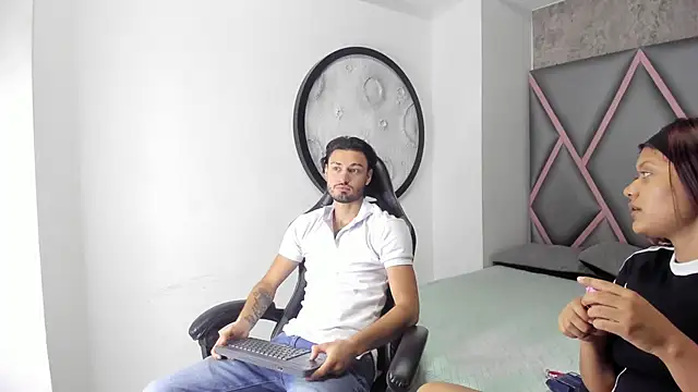 Snapshot of Wolf_Kitty chatting on 04-04-26, 11:18 Wolf Kitty online show from 04-04-26, 11:18