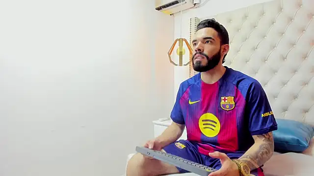 JEAN LEWIS2 online show from 04-25-26, 04:15